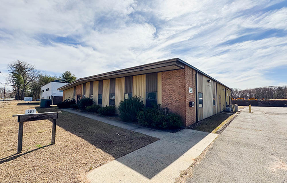 O,R&L Commercial brokers $638,000 industrial sale in East Hartford